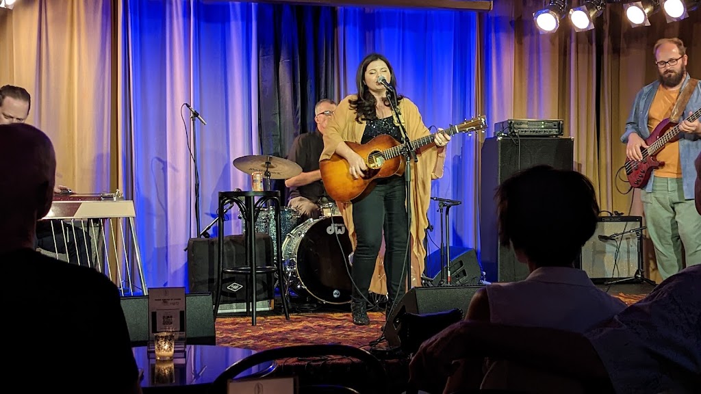 Pershing | restaurant | 2415B E 5th St., Austin, TX 78702, USA | 5129535045 OR +1 512-953-5045