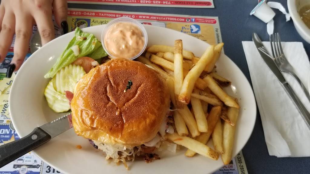 Annies Family Restaurant & Bakery | bakery | 33427 Plymouth Rd, Livonia, MI 48150, USA | 7344214349 OR +1 734-421-4349