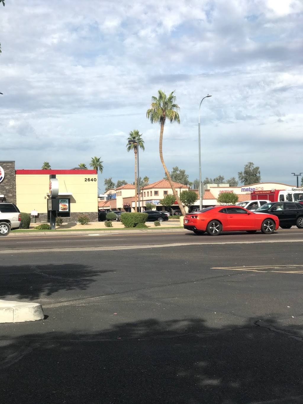 Burger King | restaurant | 2640 W Bethany Home Rd, Phoenix, AZ 85017, USA | 6022423122 OR +1 602-242-3122