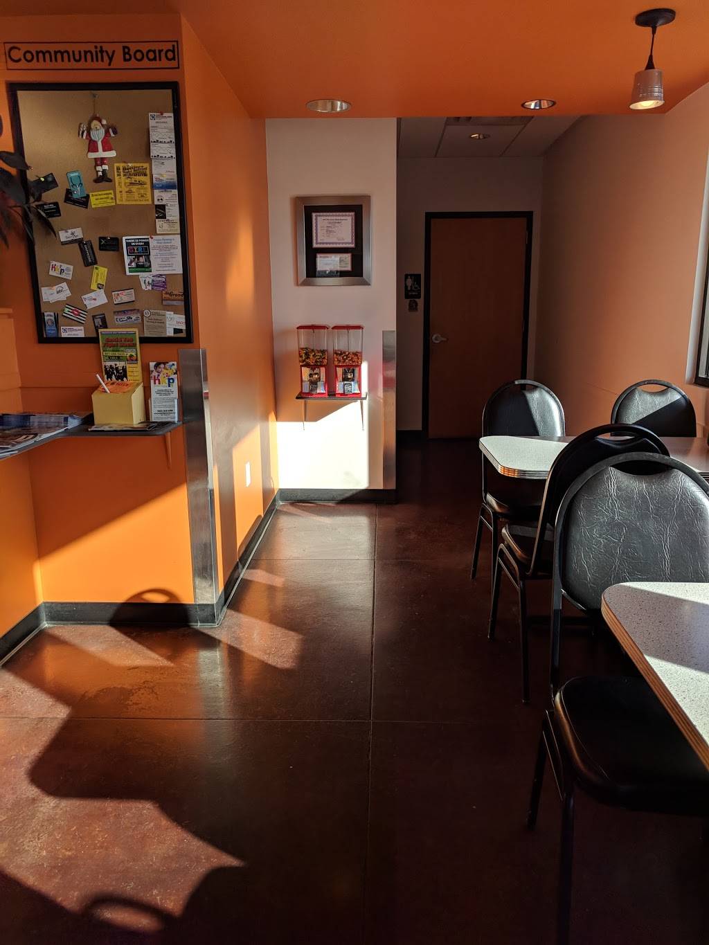 Rileys | meal takeaway | 7903 S, Airport Rd, West Jordan, UT 84088, USA | 8015664855 OR +1 801-566-4855