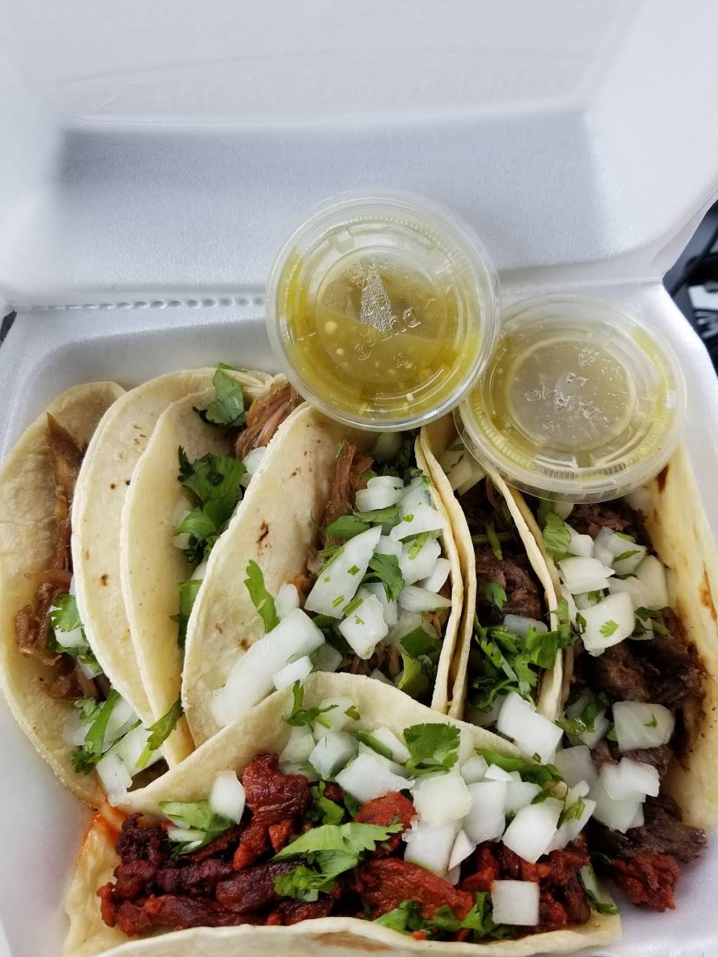 Carnitas y Barbacoa Los compadres | restaurant | 3606 W Baker Rd b, Baytown, TX 77521, USA | 8329264146 OR +1 832-926-4146