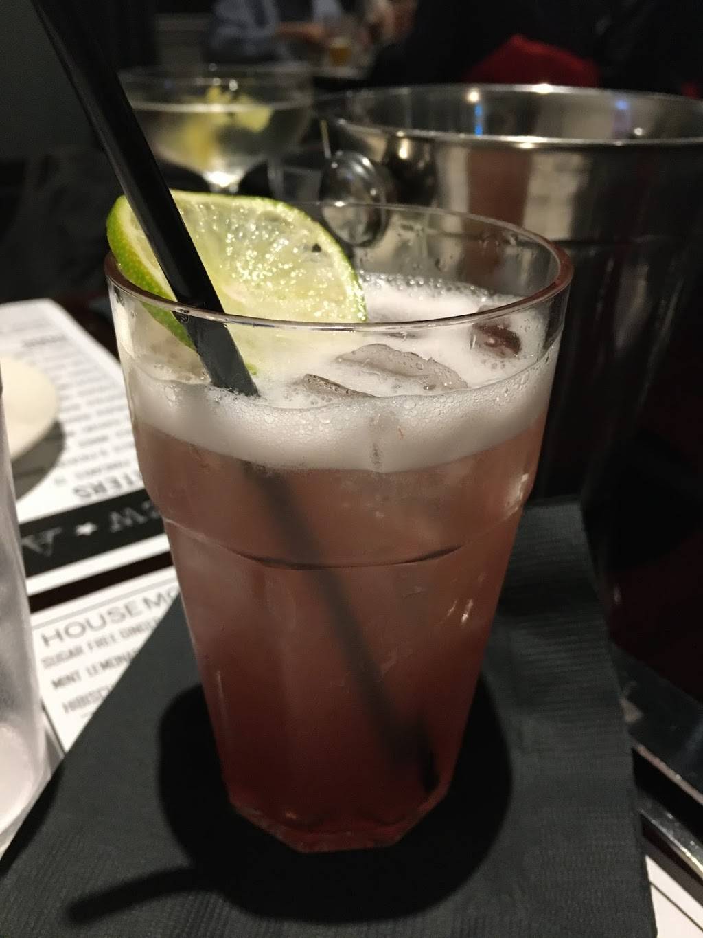 New Amsterdam Burger Bar | restaurant | 680 Columbus Ave, New York, NY 10025, USA | 2123620700 OR +1 212-362-0700