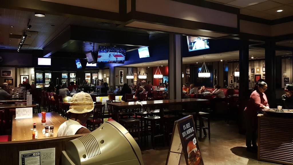 TGI Fridays | restaurant | 14891 Biscayne Blvd, North Miami Beach, FL 33181, USA | 3059444096 OR +1 305-944-4096