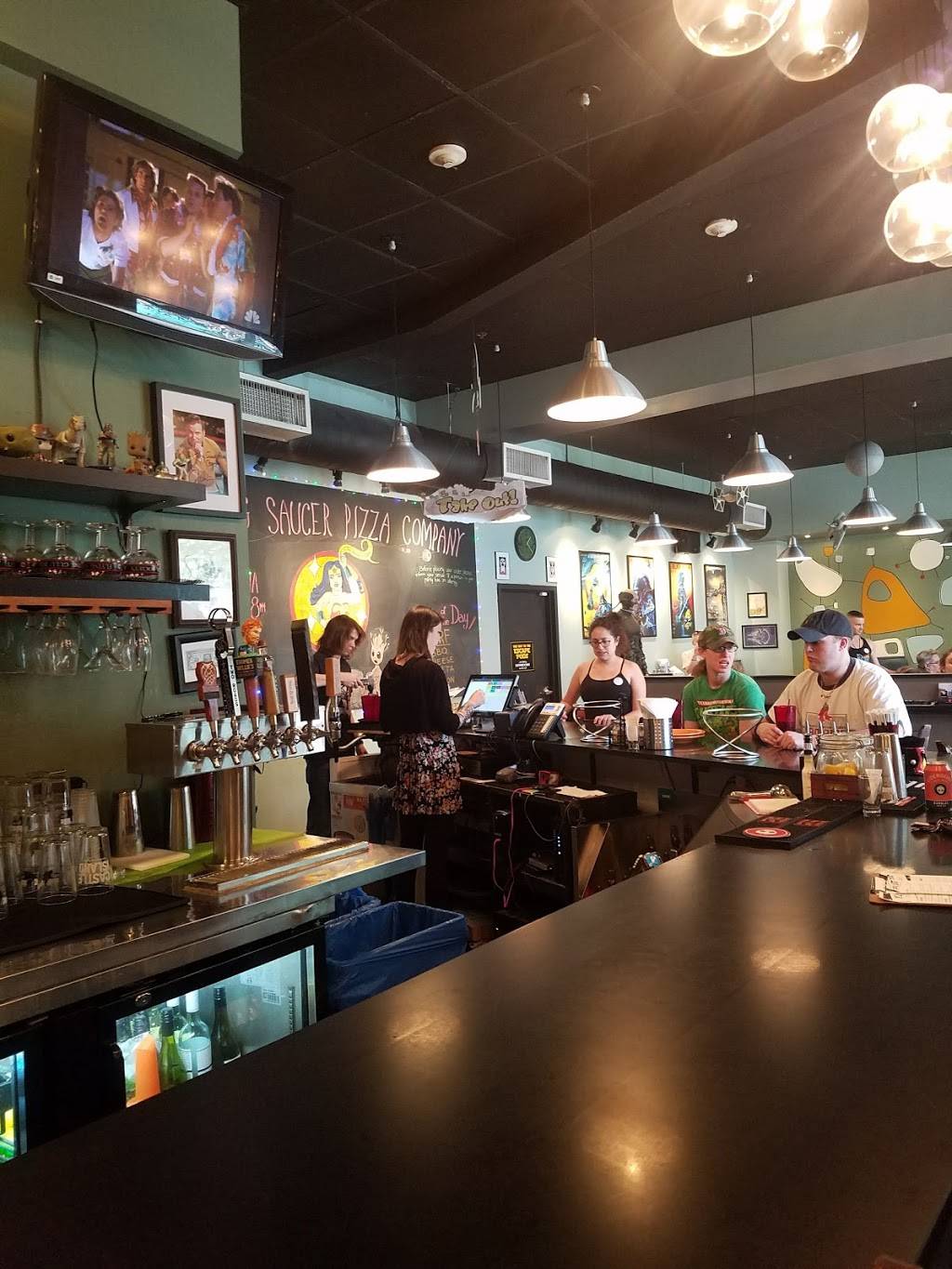 Flying Saucer Pizza Company | restaurant | 118 Washington St, Salem, MA 01970, USA | 9785948189 OR +1 978-594-8189