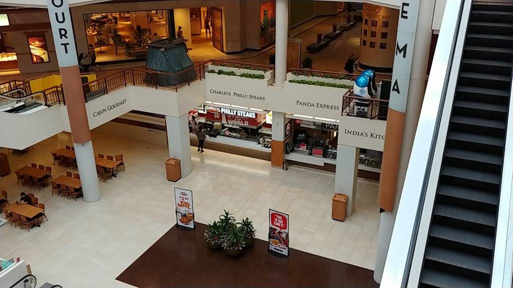 Charleys Philly Steaks | restaurant | 85 S County Center Way Spc FC-10, St. Louis, MO 63129, USA | 6363527245 OR +1 636-352-7245