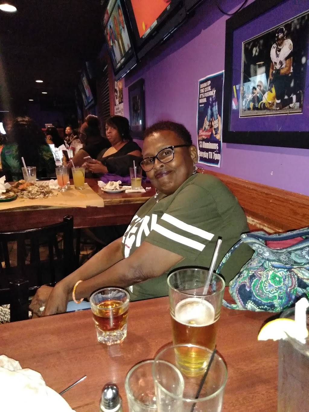 The Winston Lounge | restaurant | 2343 E Monument St, Baltimore, MD 21205, USA | 4107321008 OR +1 410-732-1008