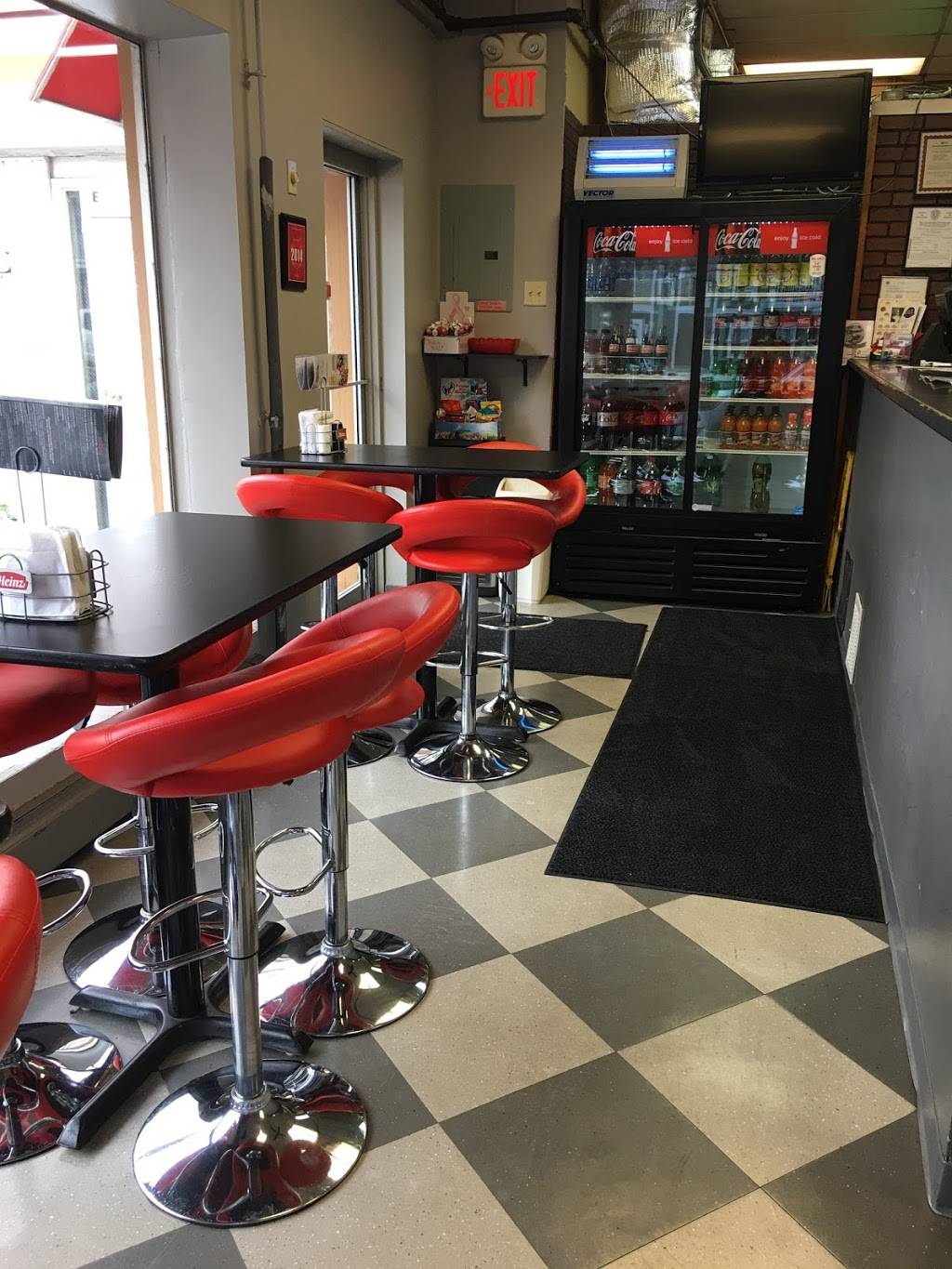 Lake Williams Pizza | restaurant | 270 W Main St, Marlborough, MA 01752, USA | 5084852666 OR +1 508-485-2666