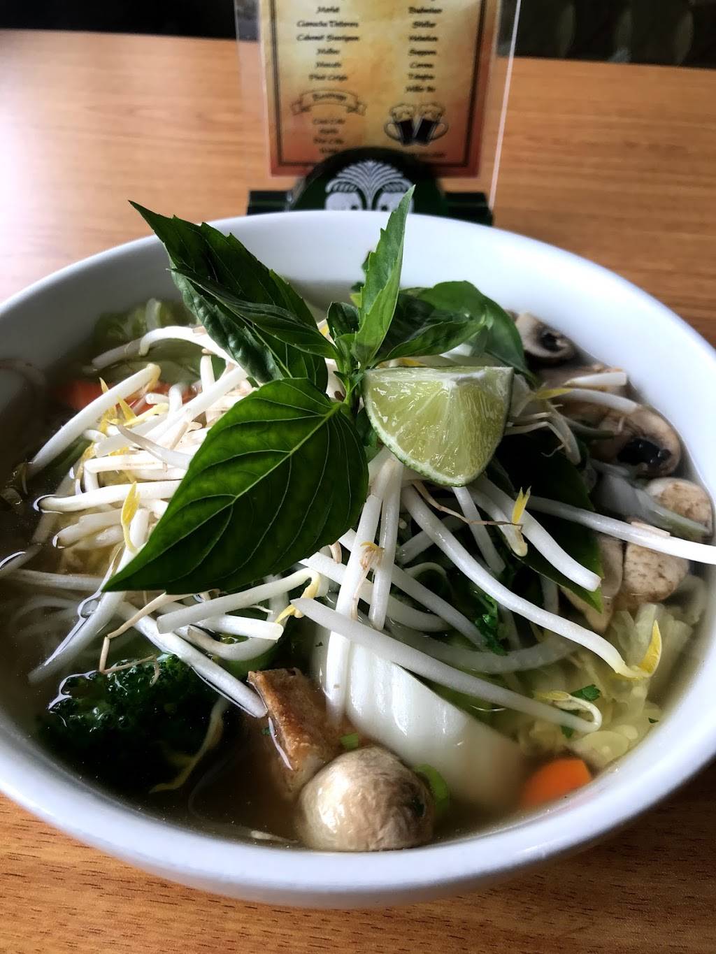 Pho & Roll Restaurant | restaurant | 3334 Curry Ford Rd, Orlando, FL 32806, USA | 4079306267 OR +1 407-930-6267