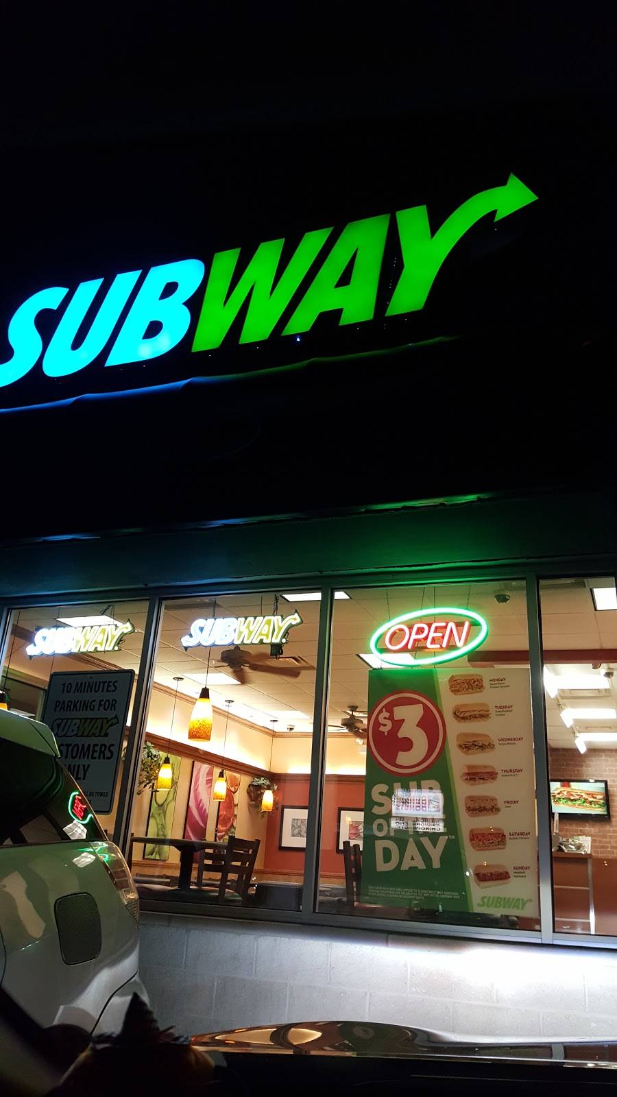 Subway Restaurants | restaurant | 2096 Miner St, Des Plaines, IL 60016, USA | 8472997827 OR +1 847-299-7827