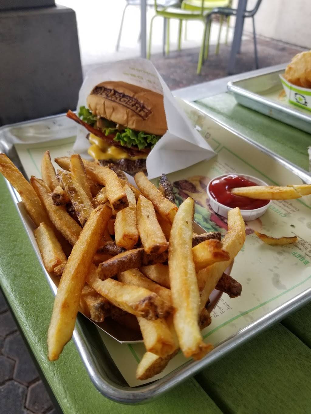 BurgerFi | restaurant | 1902 S University Dr, Davie, FL 33324, USA | 9549005203 OR +1 954-900-5203