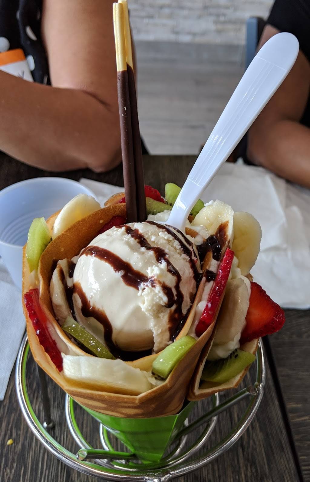 J-Petal @waterford | restaurant | 1100 N Alafaya Trail #130, Orlando, FL 32828, USA | 4072379323 OR +1 407-237-9323