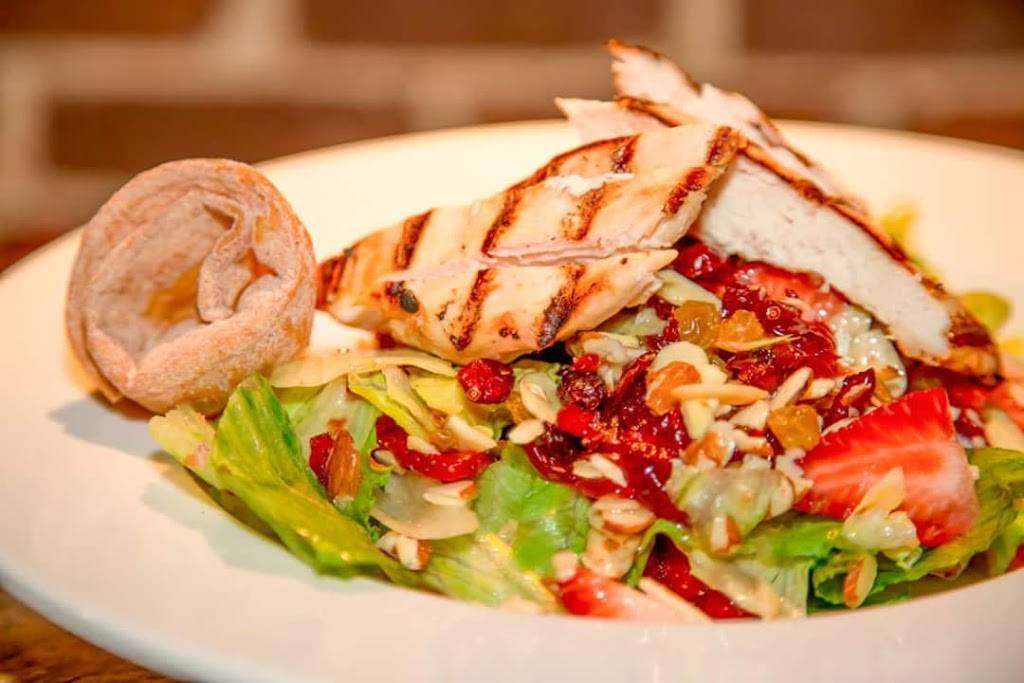 Holstons Kitchen | restaurant | 639 Dolly Parton Pkwy, Sevierville, TN 37862, USA | 8653654205 OR +1 865-365-4205