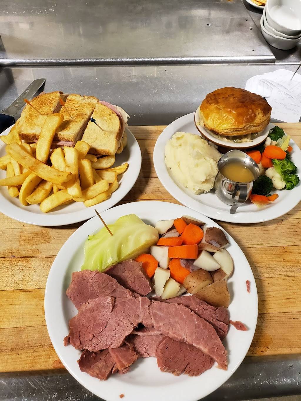 Britannia Arms | restaurant | 444 Alvarado St, Monterey, CA 93940, USA | 8316569543 OR +1 831-656-9543