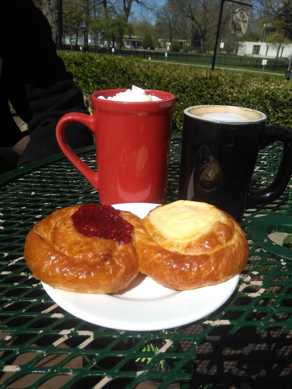 The Coffee House at University Circle | cafe | 11300 Juniper Rd, Cleveland, OH 44106, USA | 2167910300 OR +1 216-791-0300