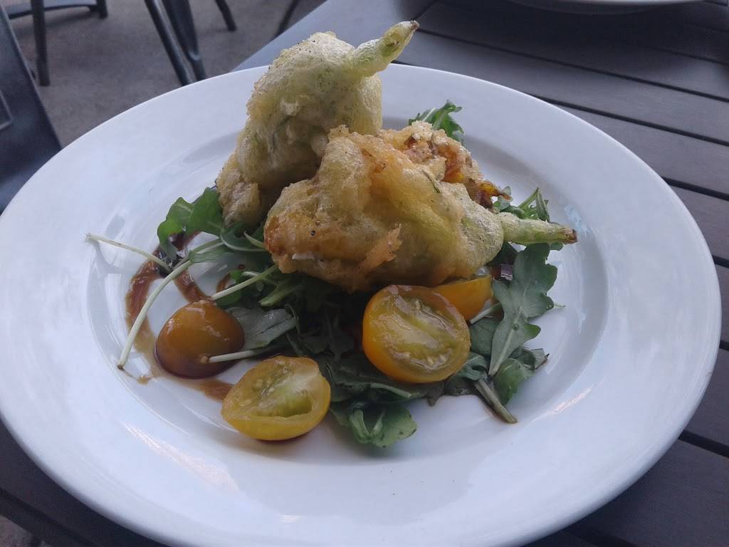 Noahs | restaurant | 136 Front St, Greenport, NY 11944, USA | 6314776720 OR +1 631-477-6720