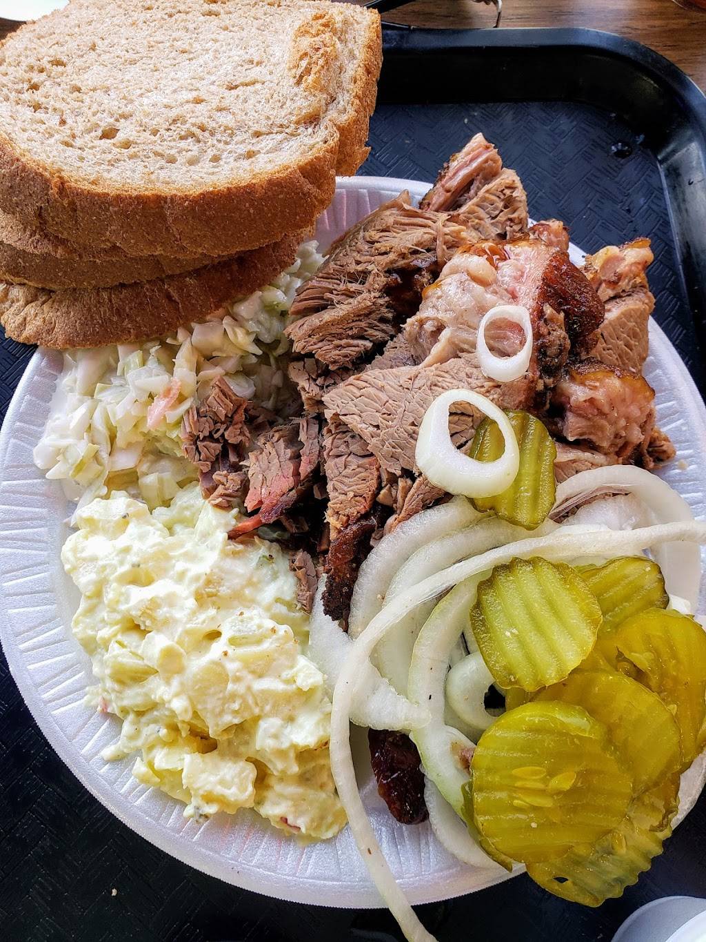 Augies Barbed Wire Smokehouse | restaurant | 3709 N St Marys St, San Antonio, TX 78212, USA | 2107350088 OR +1 210-735-0088