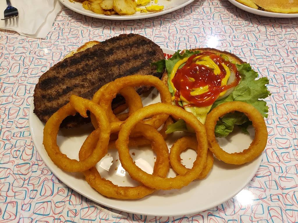 Wimpys Diner Chatham | restaurant | 391 Grand Ave W, Chatham, ON N7L 1C4, Canada | 5193540000 OR +1 519-354-0000