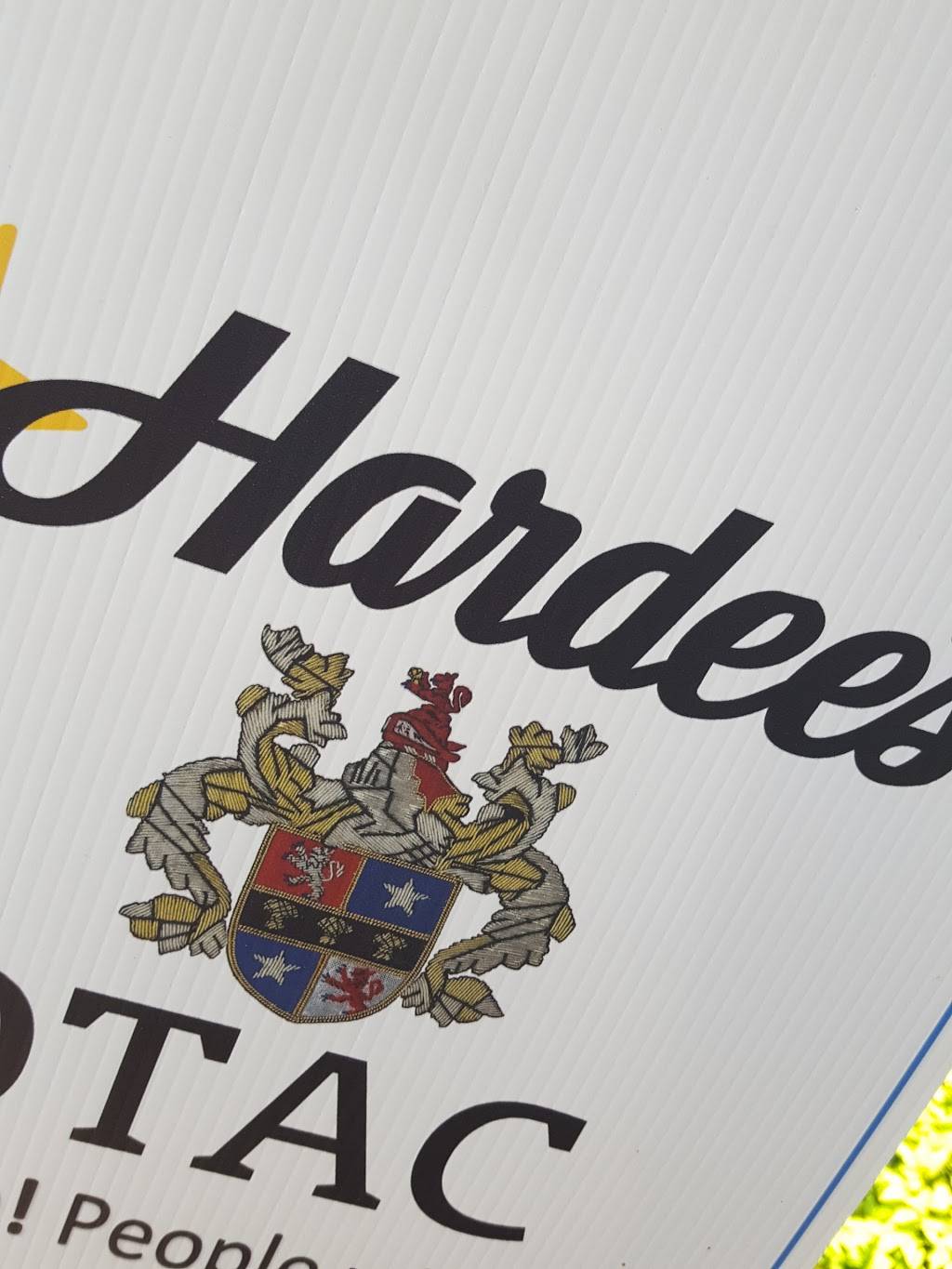 Hardees | restaurant | 519 S Bay Rd, Dover, DE 19901, USA | 3026740371 OR +1 302-674-0371