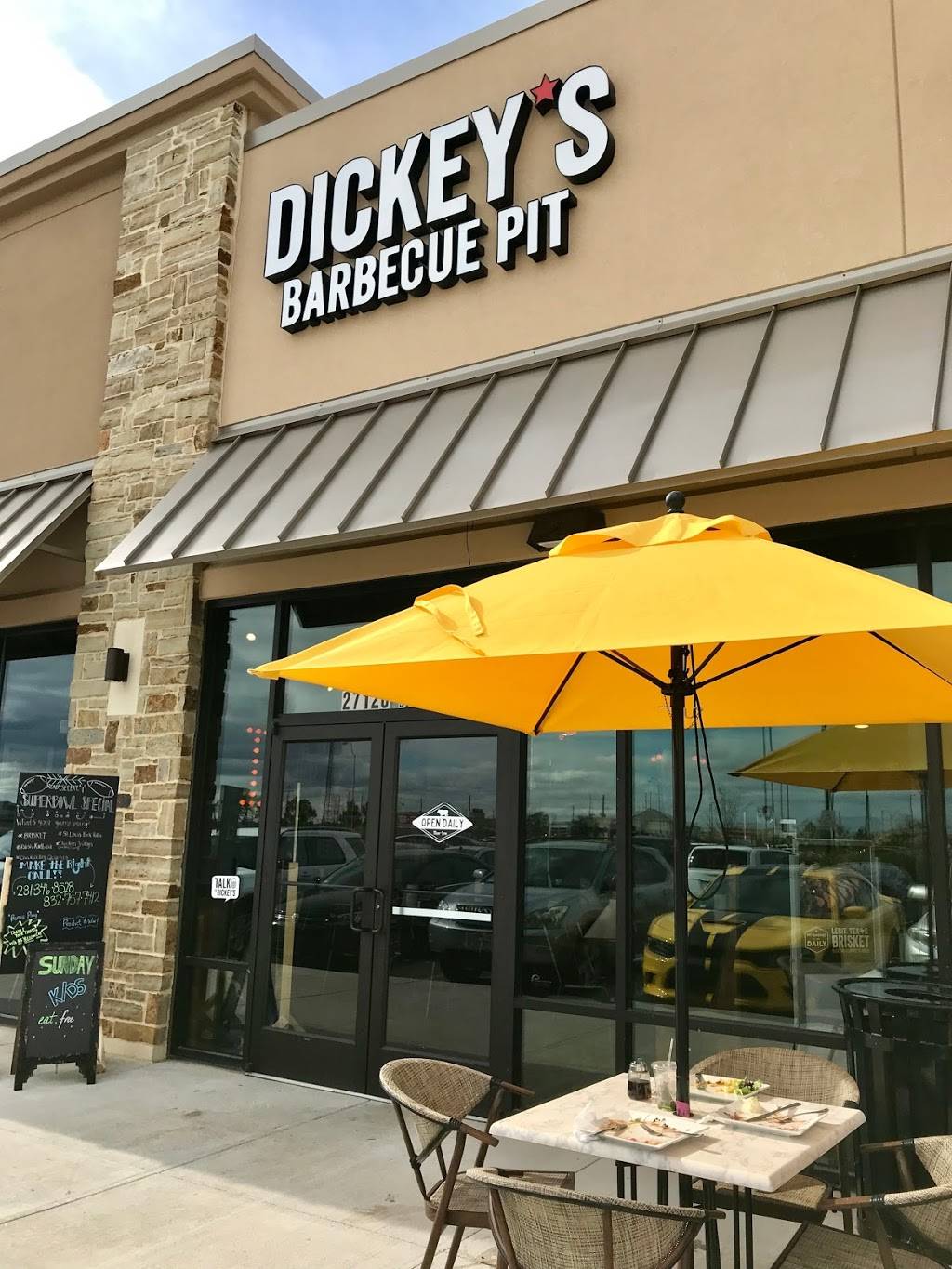 Dickeys Barbecue Pit | restaurant | 27120 Fulshear Bend Dr Suite 400, Katy, TX 77494, USA | 8327577412 OR +1 832-757-7412