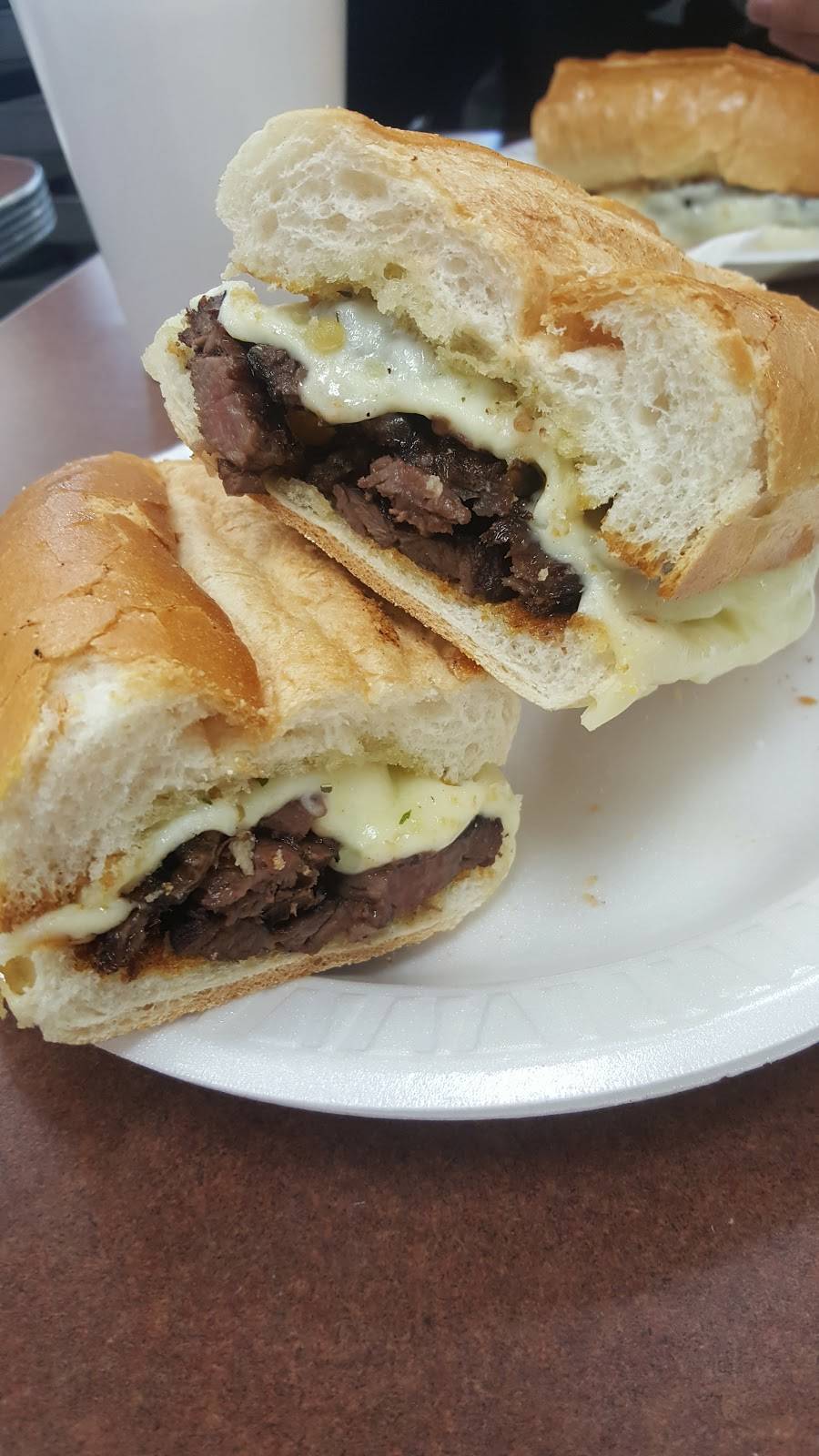 Harrys Hilltop Catering Delicatessen | restaurant | 60 Hillside Avenue, Williston Park, NY 11596, USA | 5167464134 OR +1 516-746-4134