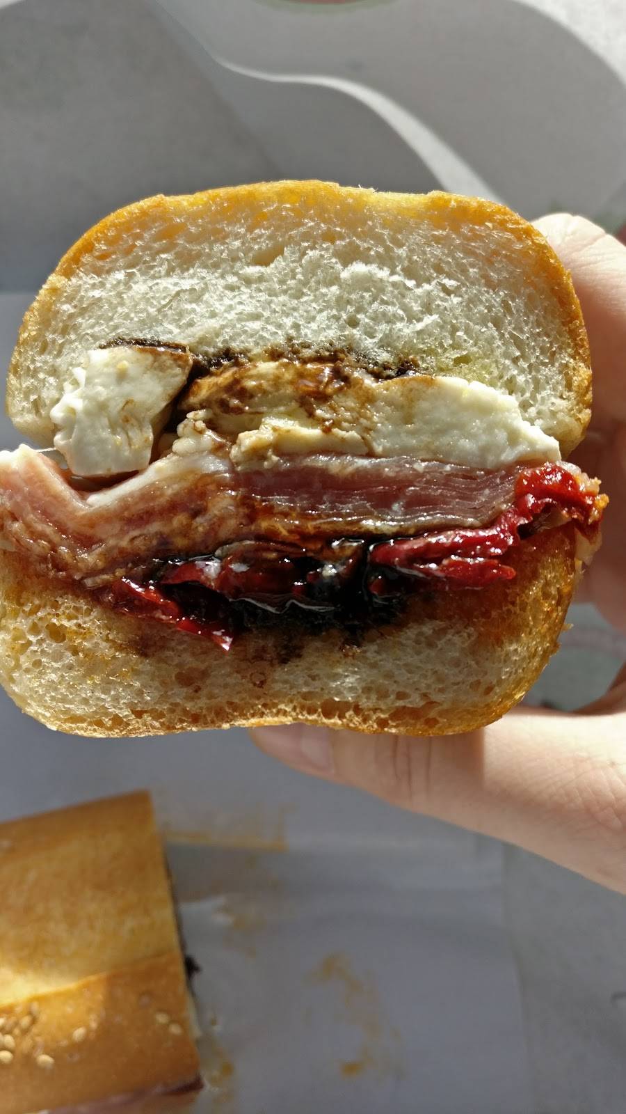 Casa Della Mozzarella | restaurant | 604 E 187th St, Bronx, NY 10458, USA | 7183643867 OR +1 718-364-3867