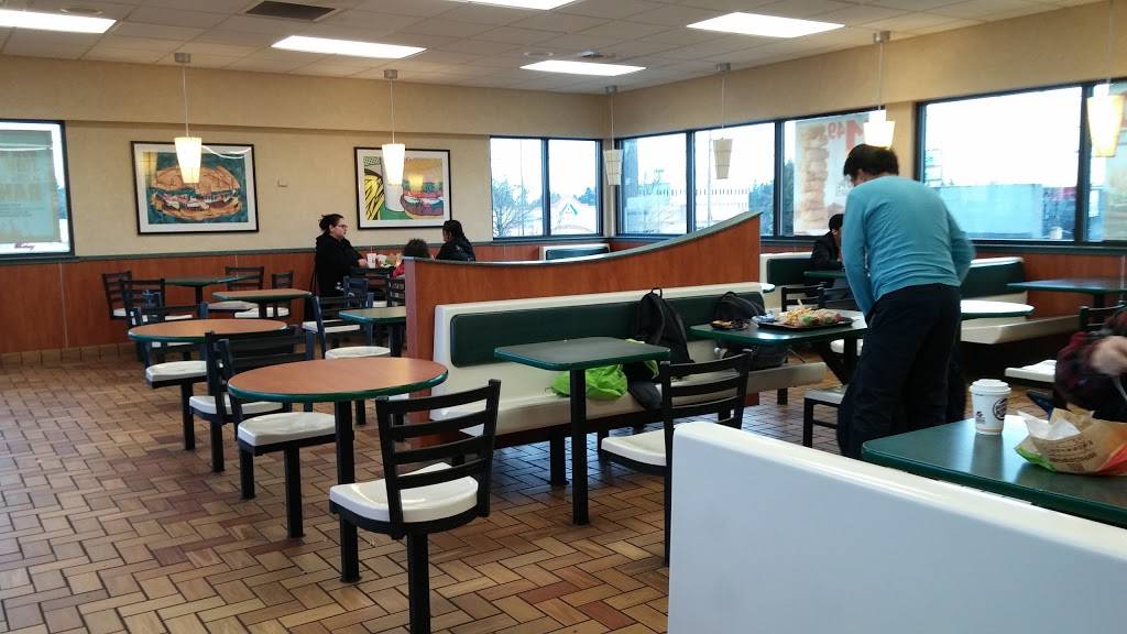 Burger King | restaurant | 13241 Aurora Ave N, Seattle, WA 98133, USA | 2063612571 OR +1 206-361-2571