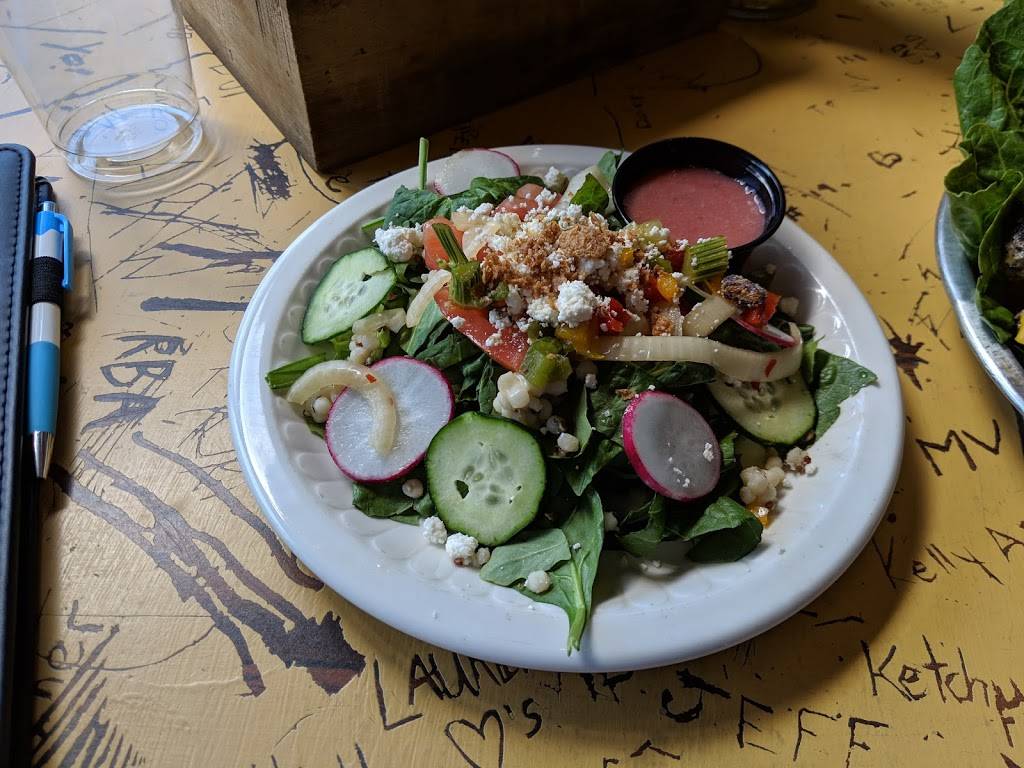 Kermits Outlaw Kitchen | restaurant | 124 Main St, Tupelo, MS 38804, USA | 6626206622 OR +1 662-620-6622