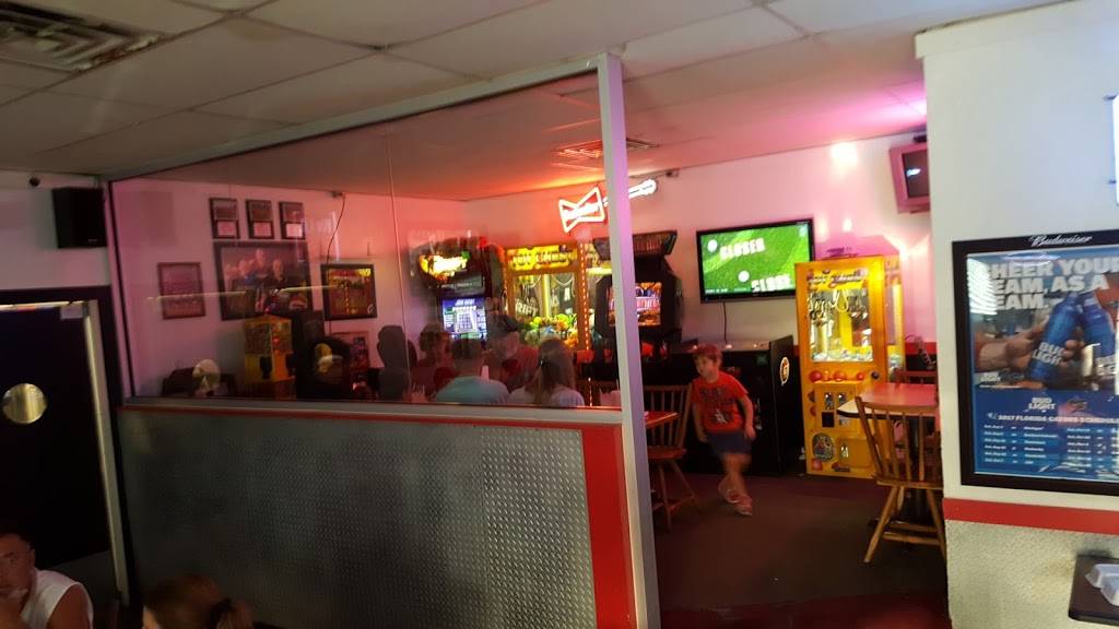 Brookes Restaurant | night club | 4259, 4450 Hancock Bridge Pkwy, North Fort Myers, FL 33903, USA | 2399951900 OR +1 239-995-1900