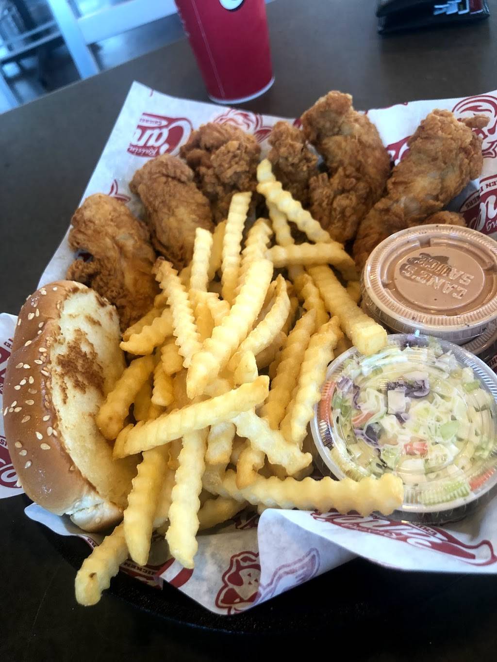 Raising Canes Chicken Fingers | meal takeaway | 1127 Garth Brooks Blvd, Yukon, OK 73099, USA | 4053503130 OR +1 405-350-3130