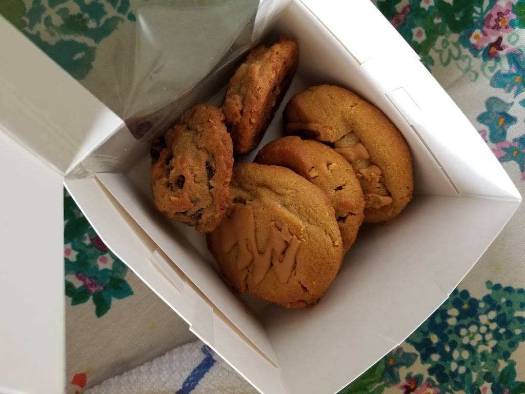 Blondies Roadhouse | restaurant | 485 Walnut Hill Rd, Uniontown, PA 15401, USA | 7244381960 OR +1 724-438-1960