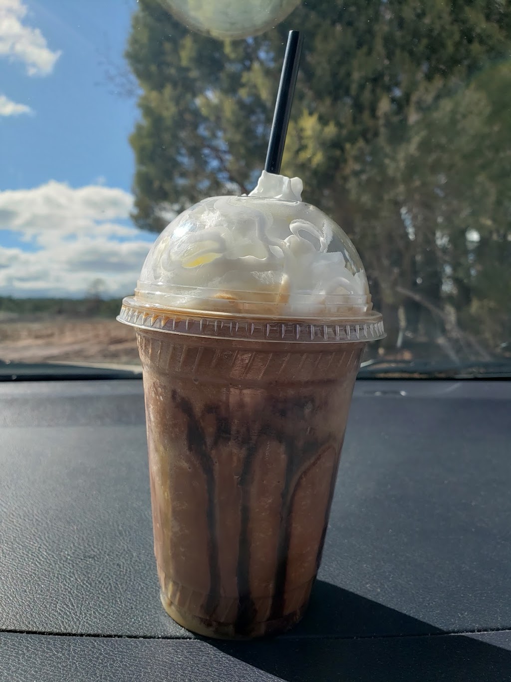 Mudslingers drive thru coffee show low | cafe | 4450 S White Mountain Rd, Show Low, AZ 85901, USA | 9285372191 OR +1 928-537-2191