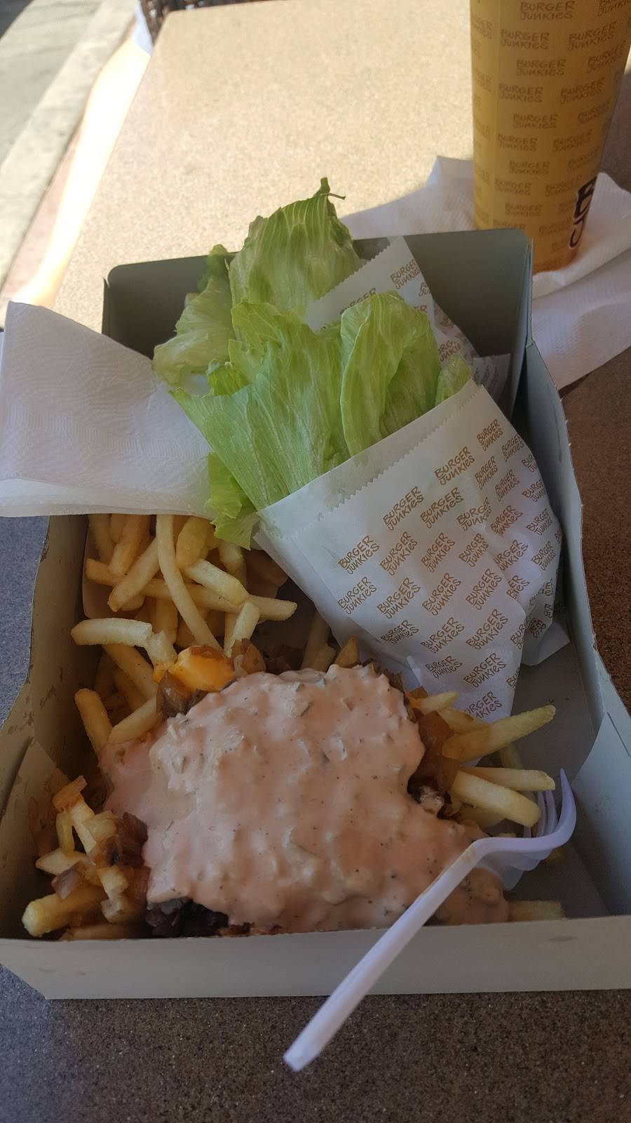 Burger Junkies | restaurant | 415 E Avenida Pico, San Clemente, CA 92672, USA | 9494985865 OR +1 949-498-5865