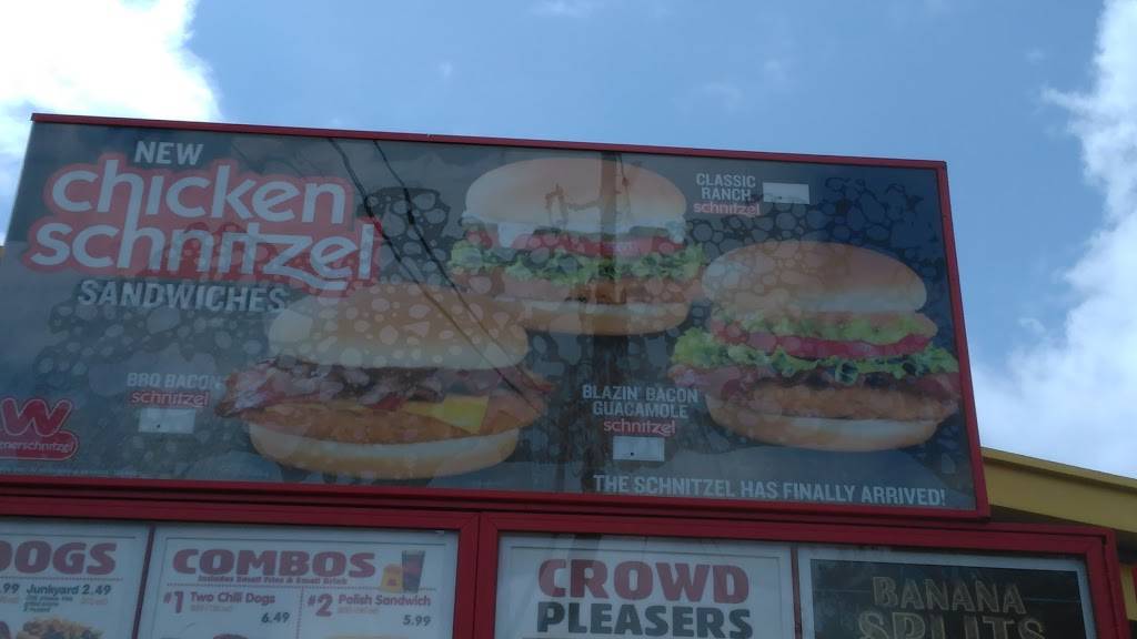 Wienerschnitzel | restaurant | 2420 MacArthur Dr, Pinehurst, TX 77630, USA | 4098834104 OR +1 409-883-4104