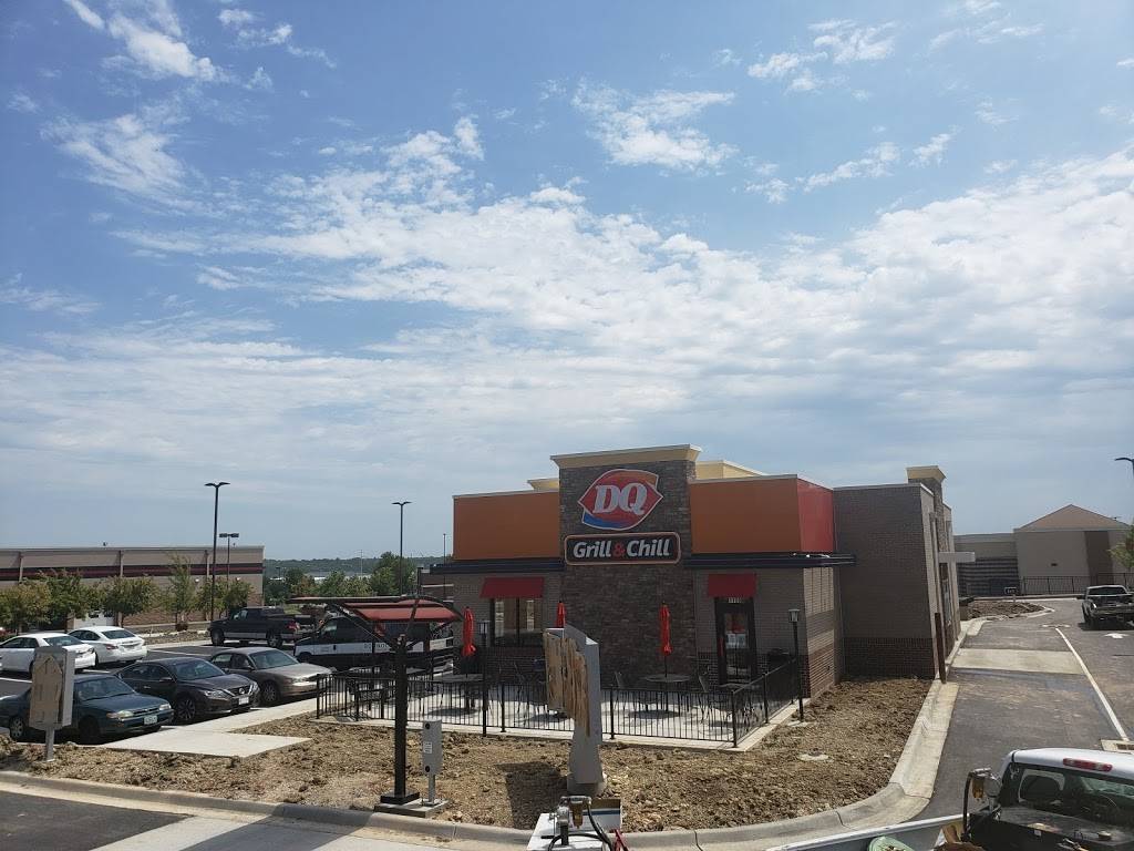 Dairy Queen Grill & Chill | restaurant | 1100 W 135th Terrace, Kansas City, MO 64145, USA | 8162161179 OR +1 816-216-1179