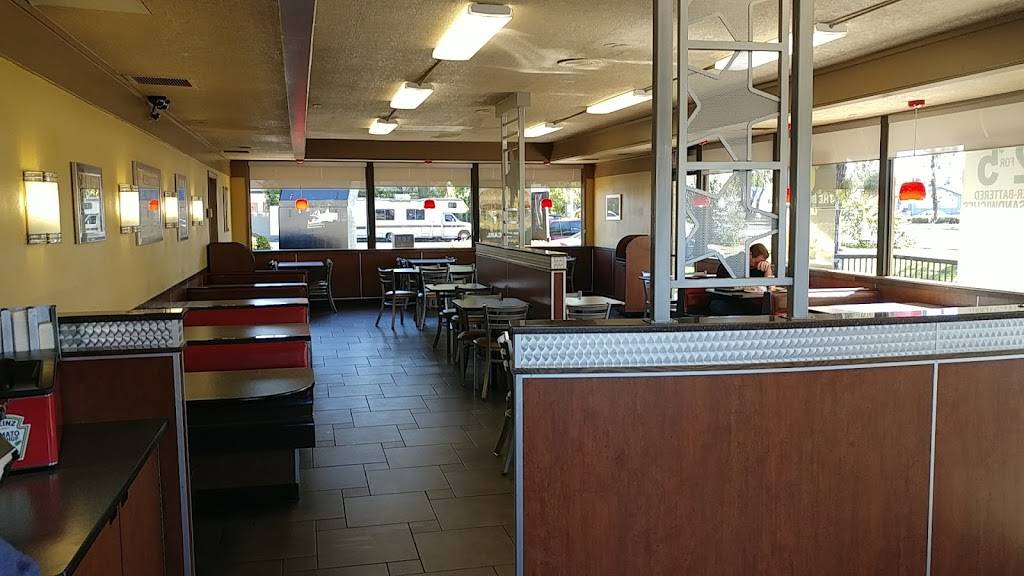 Carls Jr. | restaurant | 435 W 13th Ave, Escondido, CA 92025, USA | 7607413129 OR +1 760-741-3129