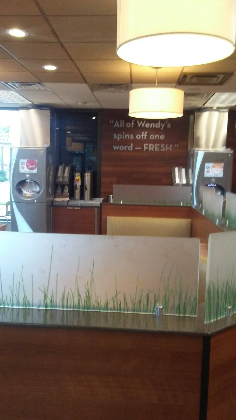 Wendys | restaurant | 4600 Twin City Hwy, Groves, TX 77619, USA | 4092340215 OR +1 409-234-0215