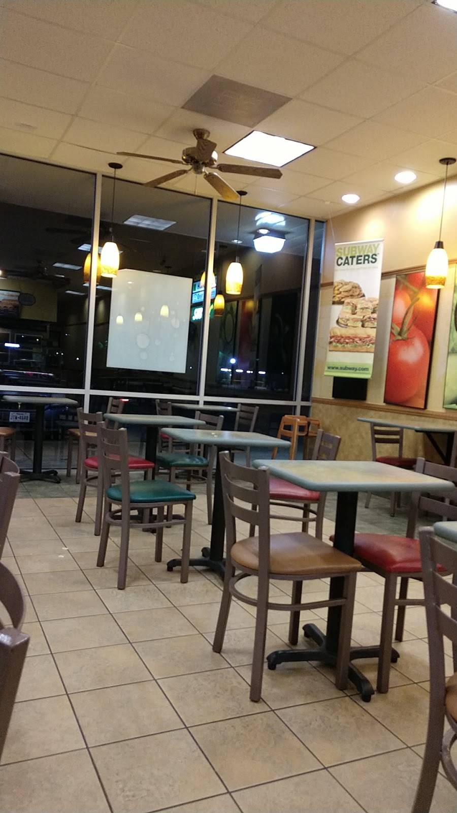 Subway Restaurants | restaurant | 2425 S Cockrell Hill Rd, Dallas, TX 75211, USA | 2143373900 OR +1 214-337-3900