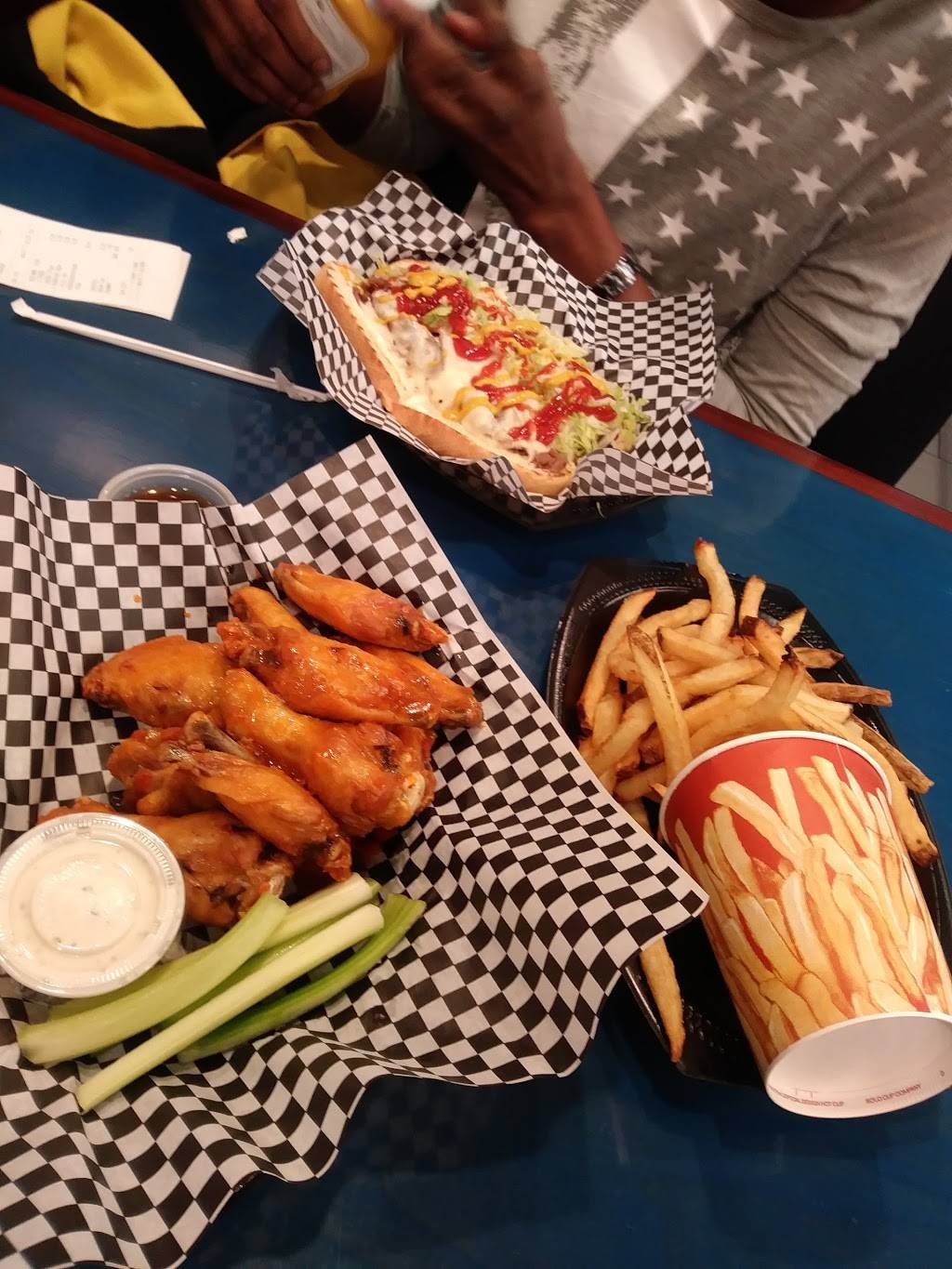 Harbor East Delicatessen & Pizzeria | restaurant | 1006 Aliceanna St, Baltimore, MD 21201, USA | 4102446156 OR +1 410-244-6156