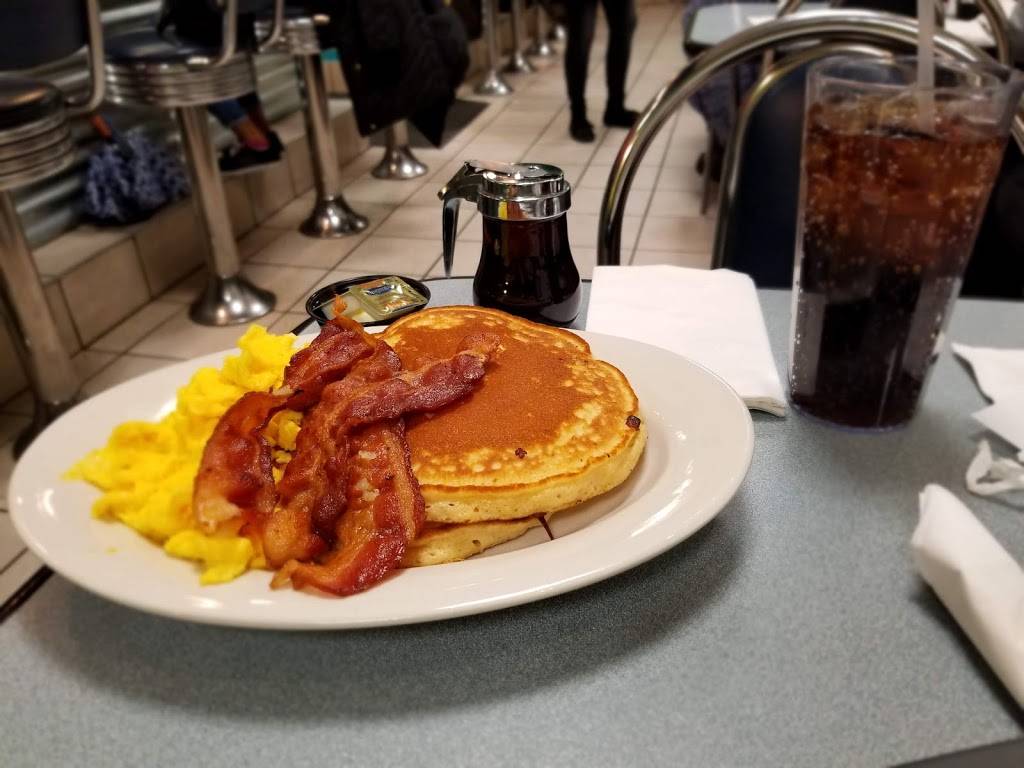 Mike & Dees Diner | restaurant | 629 Euclid Ave, Cleveland, OH 44114, USA | 2166211505 OR +1 216-621-1505