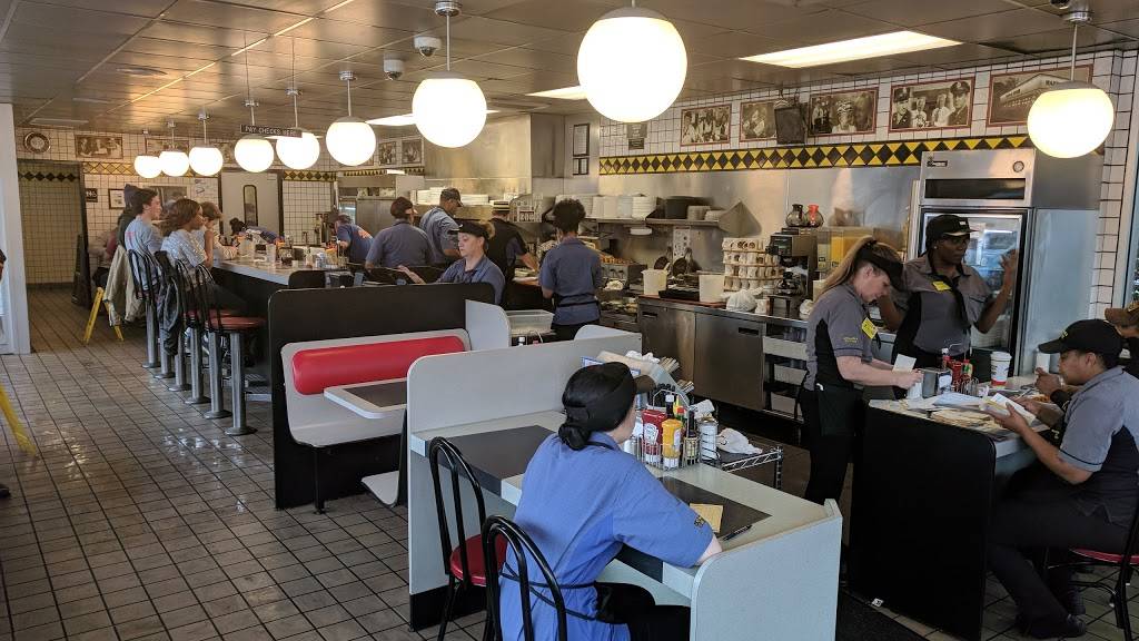 Waffle House | meal takeaway | 5565 Northside Dr NW, Atlanta, GA 30327, USA | 7709370506 OR +1 770-937-0506