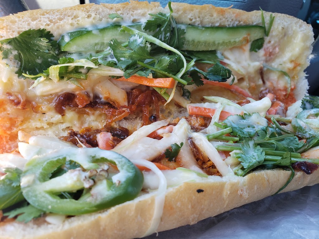 Banh mi Lotus Seed | restaurant | 5100 N Broadway, Chicago, IL 60640, USA | 7735649529 OR +1 773-564-9529
