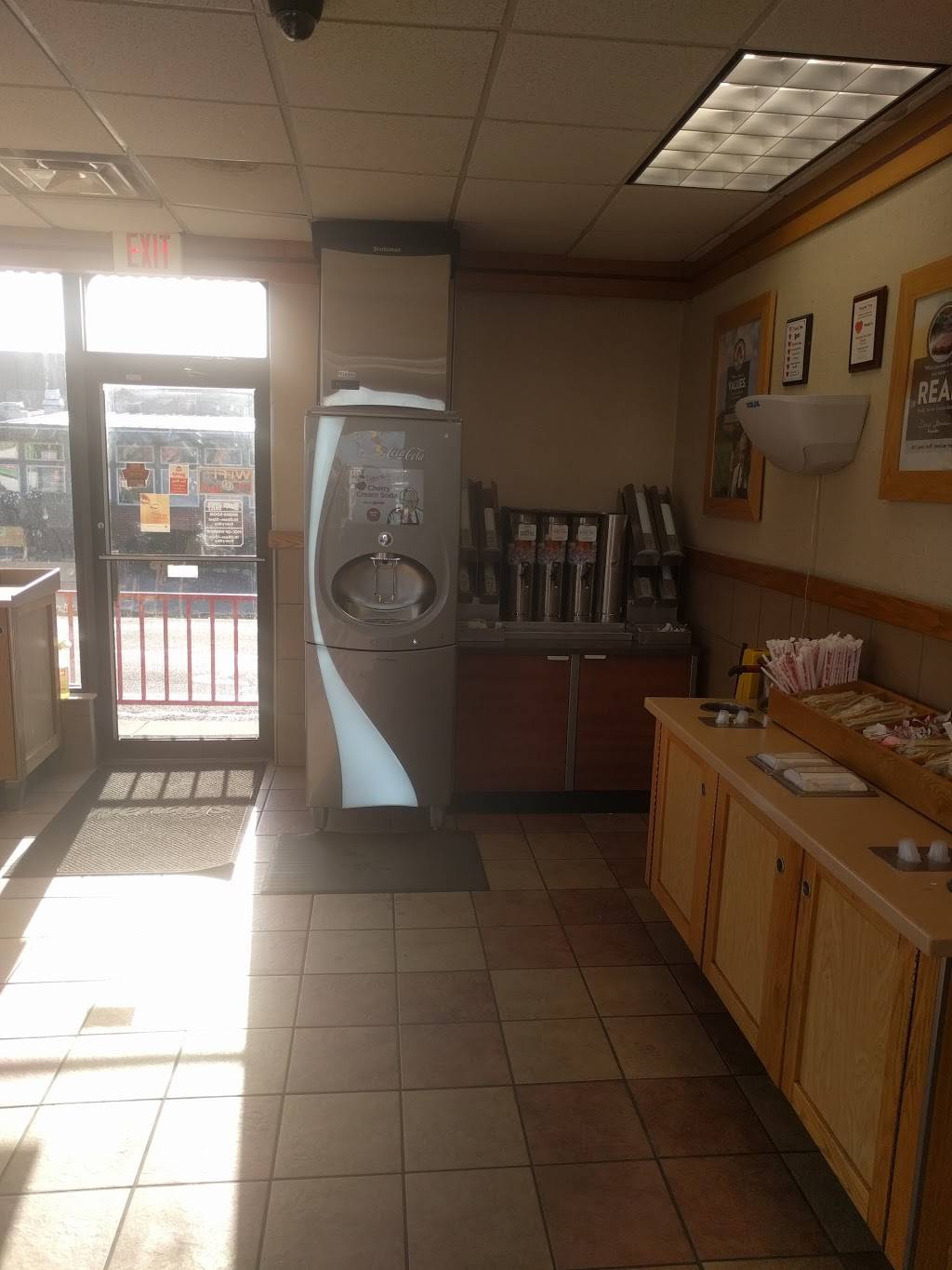 Wendys | restaurant | 21250 Center Ridge Rd, Rocky River, OH 44116, USA | 4403334377 OR +1 440-333-4377