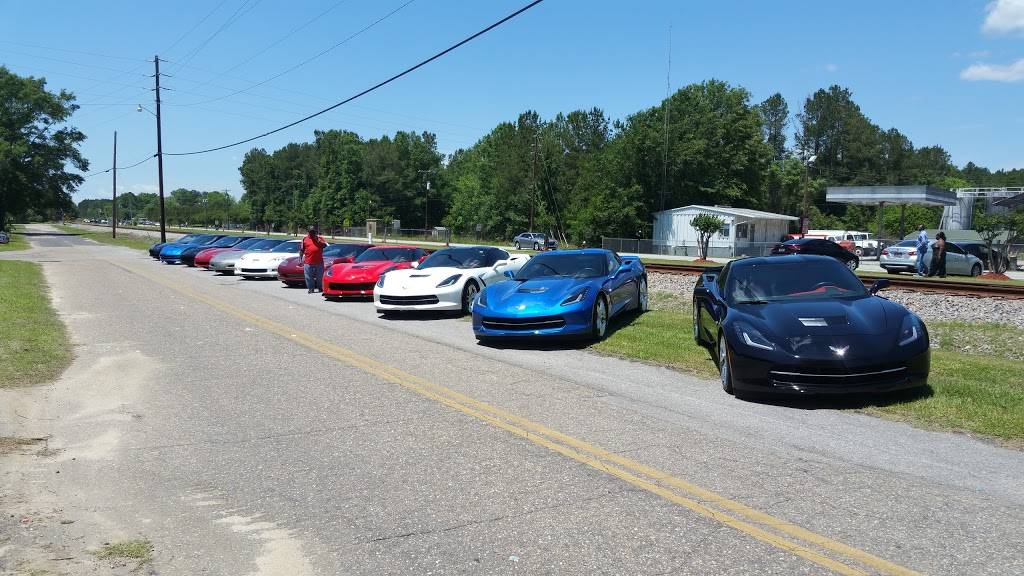 Fish Hole | restaurant | 104 Chalk St, Eastover, SC 29044, USA | 8033532211 OR +1 803-353-2211