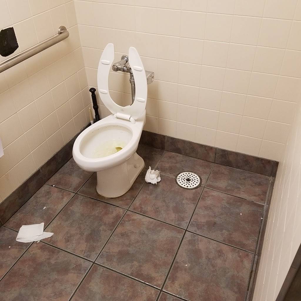 Kum & Go | meal takeaway | 2587 N Rangeline Rd, Webb City, MO 64870, USA | 4172062587 OR +1 417-206-2587