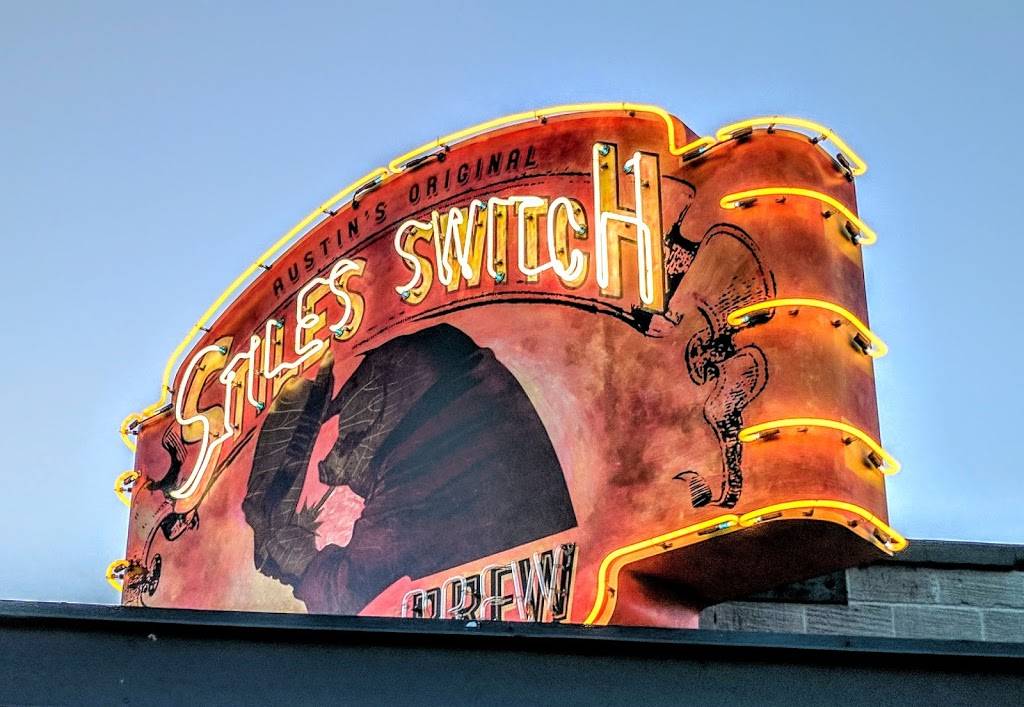 Stiles Switch BBQ | restaurant | 6610 N Lamar Blvd, Austin, TX 78752, USA | 5123809199 OR +1 512-380-9199