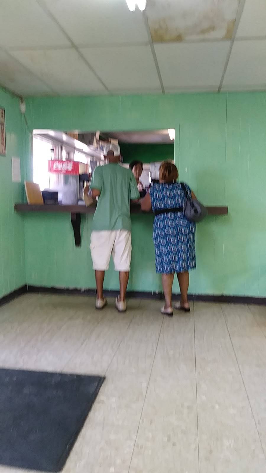 Leos Burger | restaurant | 1602 Bayou Rd, La Marque, TX 77568, USA | 4099387651 OR +1 409-938-7651