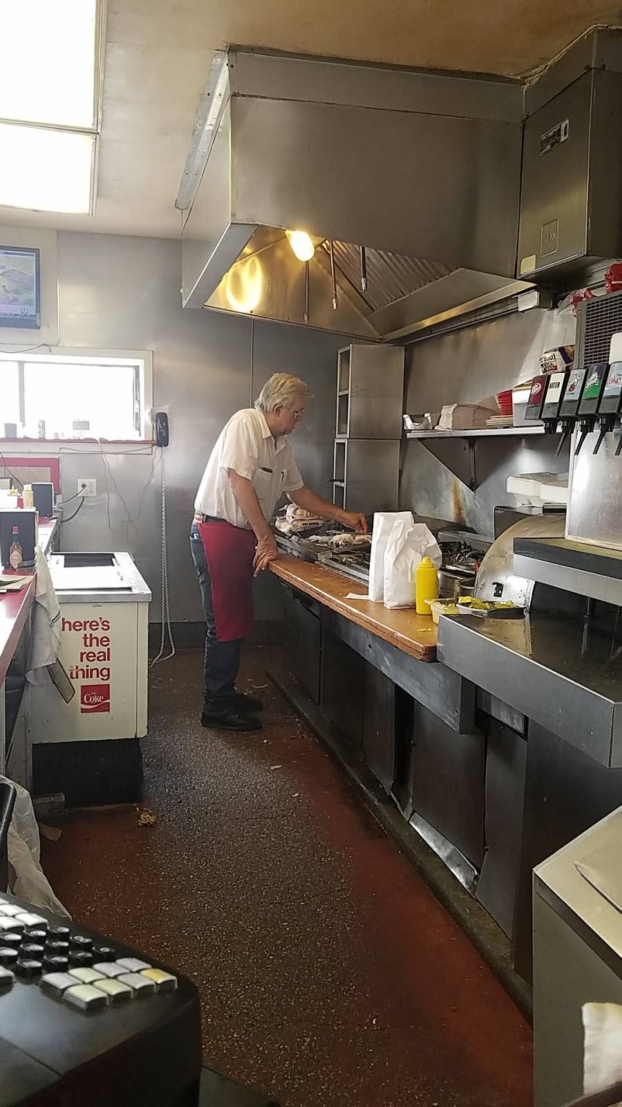 Roberts Grill | restaurant | 300 S Bickford Ave, El Reno, OK 73036, USA | 4052621262 OR +1 405-262-1262