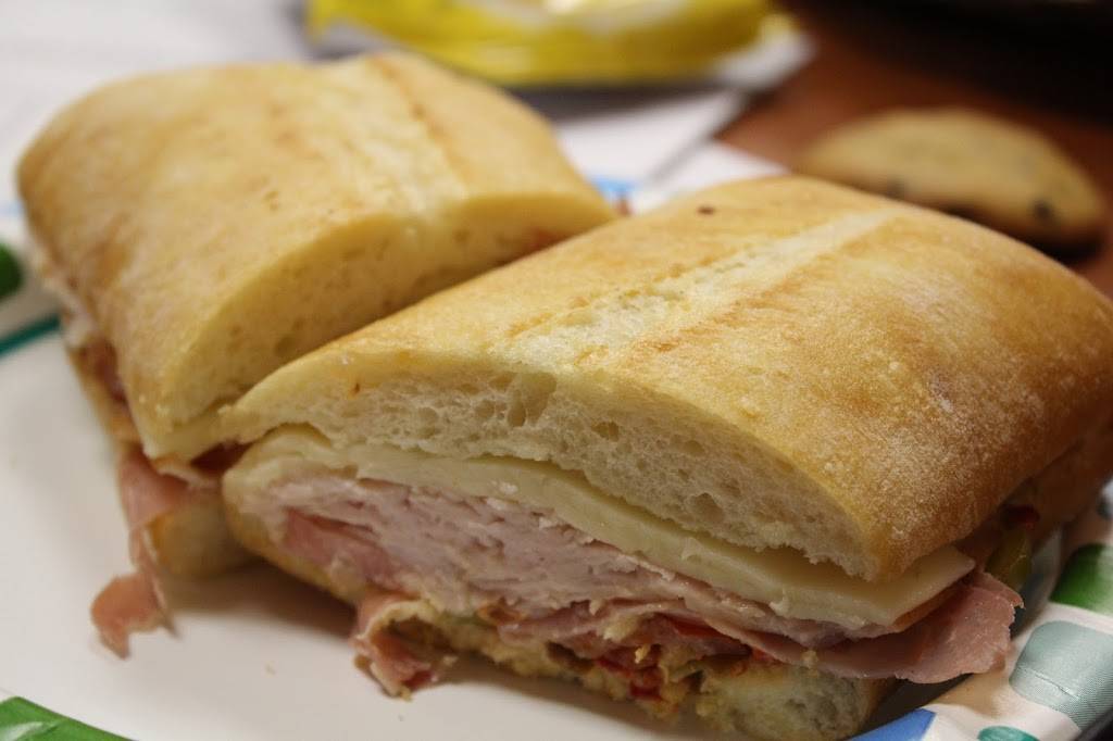 Dancing Tomato | restaurant | 205 Business Park Dr #108, Virginia Beach, VA 23462, USA | 7574990000 OR +1 757-499-0000