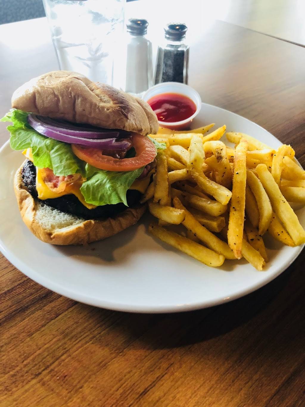 Dock of the Bay II | restaurant | 13162 Carrollton Blvd, Carrollton, VA 23314, USA | 7572792083 OR +1 757-279-2083