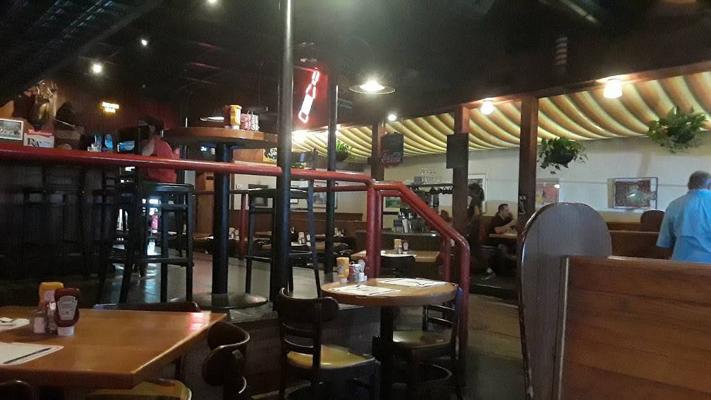 Harveys 4th Street Grill | restaurant | 3121 4th St N, St. Petersburg, FL 33704, USA | 7278216516 OR +1 727-821-6516